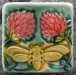 Bee with Two Clover tile. Copyright Verdant Tile
