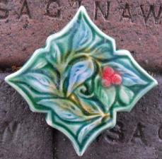Laurel Quatrefoil cross tile. Verdant Tile copyright